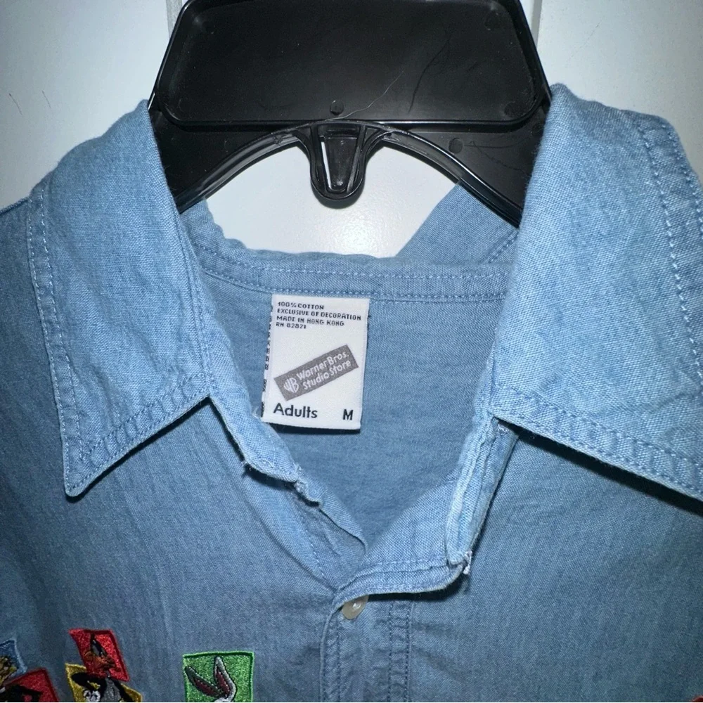 Vintage 1998 Warner Bros chambray shirt with Looney Tune Characters- medium - Picture 3 of 5